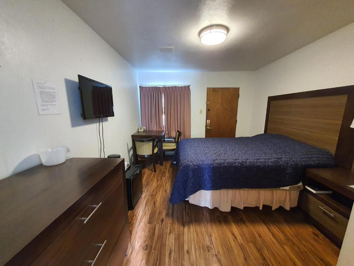 Sunrise Motor Inn Cody Εξωτερικό φωτογραφία