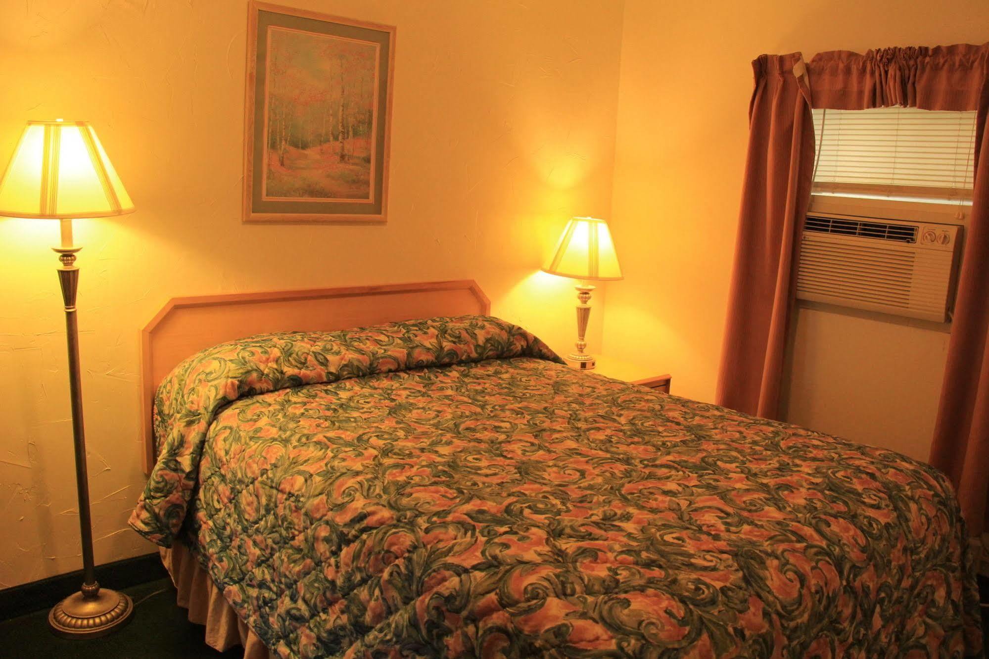 Sunrise Motor Inn Cody Εξωτερικό φωτογραφία