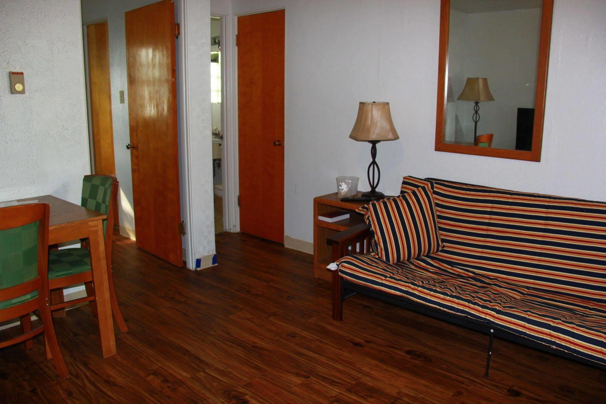 Sunrise Motor Inn Cody Εξωτερικό φωτογραφία
